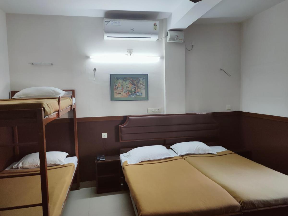Hotel Maple Regency Kochi Екстериор снимка