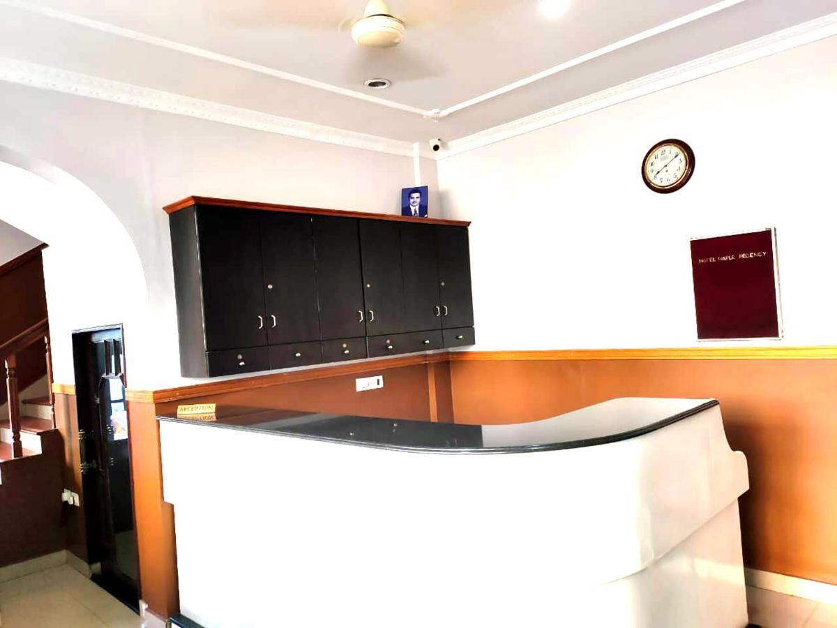 Hotel Maple Regency Kochi Екстериор снимка